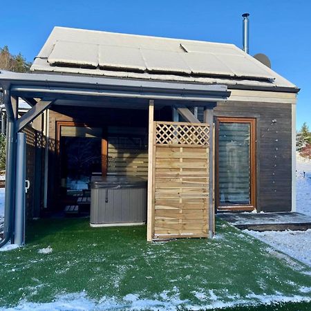 Osada Skoczkowo Komfortowe Domki Z Jacuzzi Nad Jeziorem- Sauna- Balia- Prywatny Staw Wedkarski Podiazy المظهر الخارجي الصورة