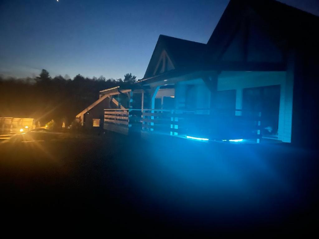 Osada Skoczkowo Komfortowe Domki Z Jacuzzi Nad Jeziorem- Sauna- Balia- Prywatny Staw Wedkarski Podiazy المظهر الخارجي الصورة