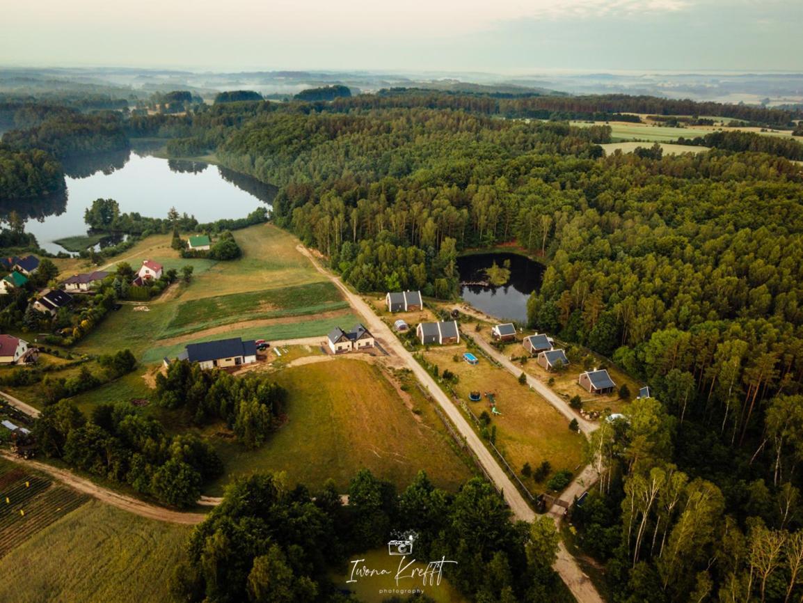 Osada Skoczkowo Komfortowe Domki Z Jacuzzi Nad Jeziorem- Sauna- Balia- Prywatny Staw Wedkarski Podiazy المظهر الخارجي الصورة