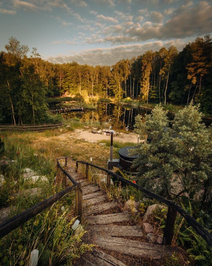 Osada Skoczkowo Komfortowe Domki Z Jacuzzi Nad Jeziorem- Sauna- Balia- Prywatny Staw Wedkarski Podiazy المظهر الخارجي الصورة