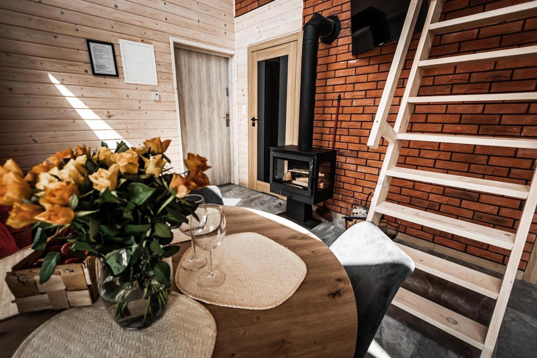 Osada Skoczkowo Komfortowe Domki Z Jacuzzi Nad Jeziorem- Sauna- Balia- Prywatny Staw Wedkarski Podiazy المظهر الخارجي الصورة