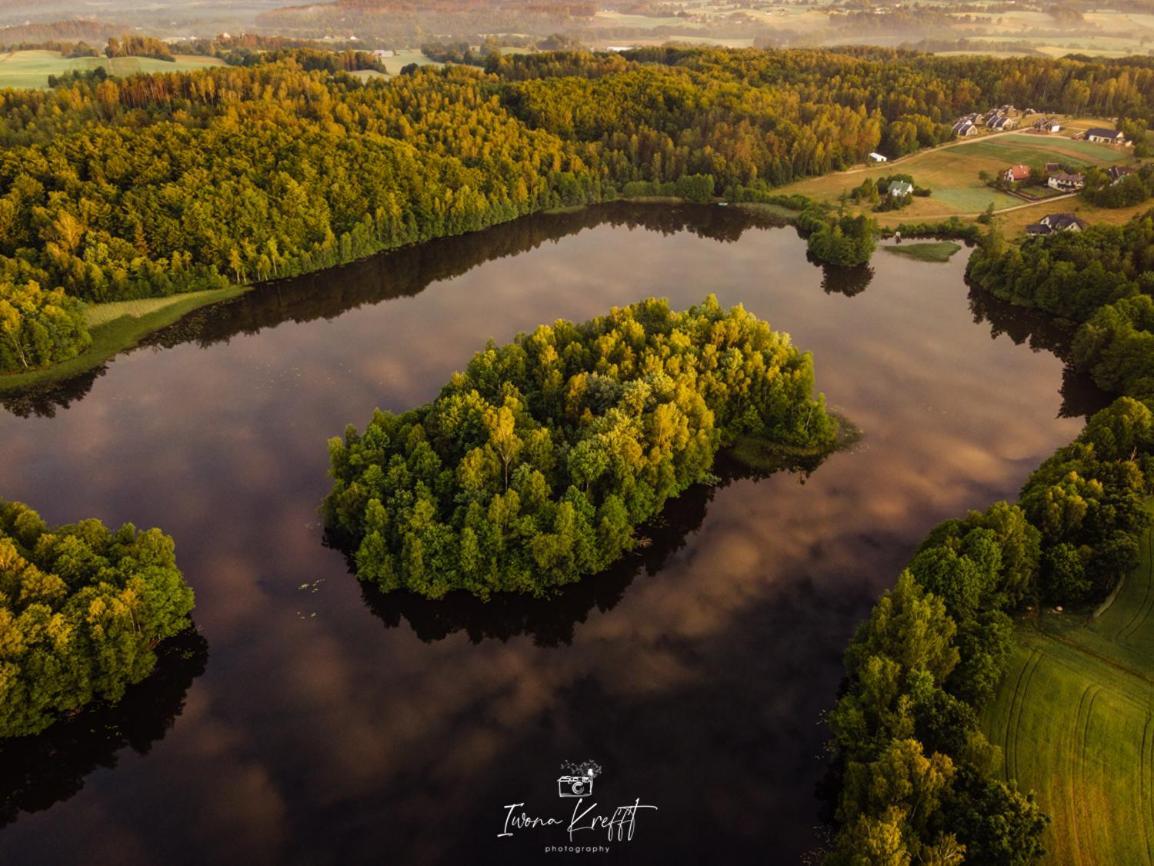 Osada Skoczkowo Komfortowe Domki Z Jacuzzi Nad Jeziorem- Sauna- Balia- Prywatny Staw Wedkarski Podiazy المظهر الخارجي الصورة