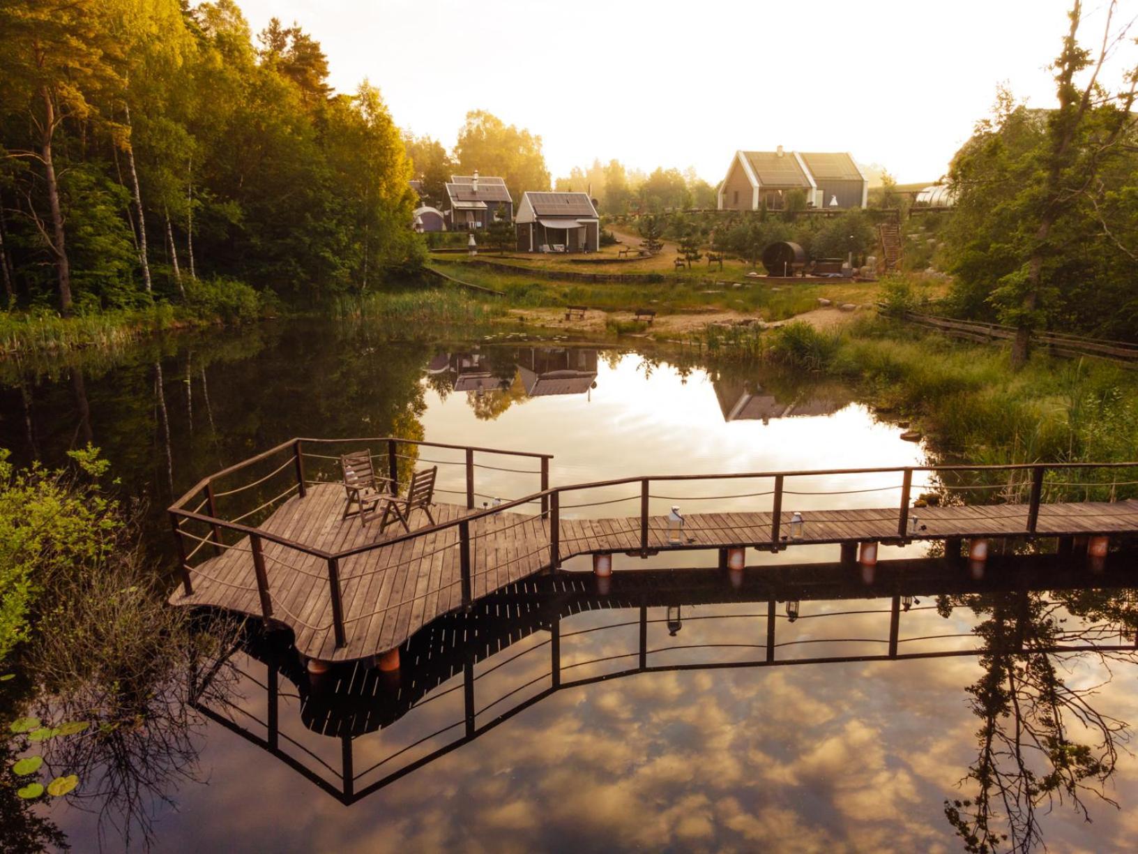 Osada Skoczkowo Komfortowe Domki Z Jacuzzi Nad Jeziorem- Sauna- Balia- Prywatny Staw Wedkarski Podiazy المظهر الخارجي الصورة