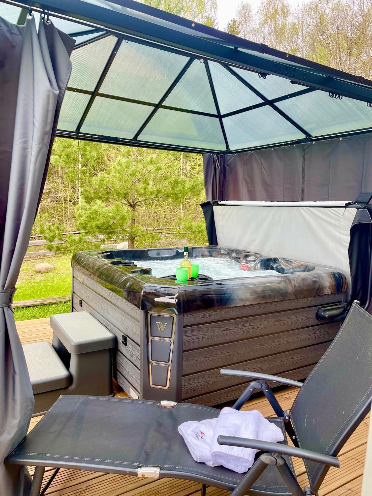 Osada Skoczkowo Komfortowe Domki Z Jacuzzi Nad Jeziorem- Sauna- Balia- Prywatny Staw Wedkarski Podiazy المظهر الخارجي الصورة